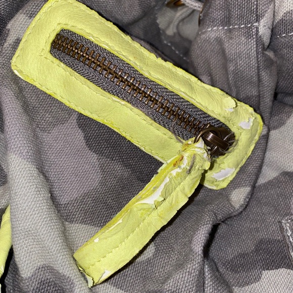 American eagle camouflage back pack, lime edges - Picture 4 of 6